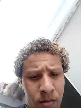 Nicolaskribeiro online show from November 14, 9:52 am