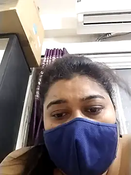 Snapshot of indianlisa5 chatting on April 18, 8:20 pm indianlisa5 online show from April 18, 8:20 pm