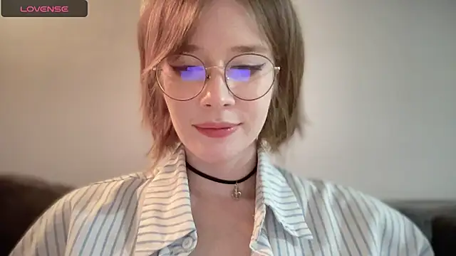 Snapshot of ms_christiana chatting on November 16, 12:27 am ms christiana online show from November 16, 12:27 am