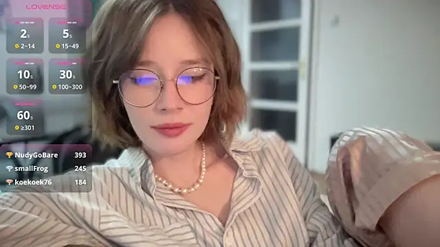 Snapshot of ms_christiana chatting on November 17, 3:56 am ms christiana online show from November 17, 3:56 am