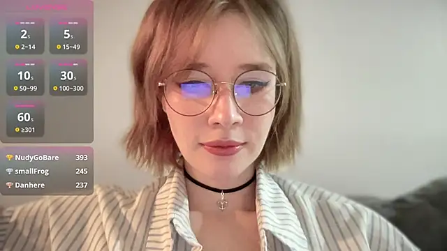 Snapshot of ms_christiana chatting on November 18, 2:39 am ms christiana online show from November 18, 2:39 am