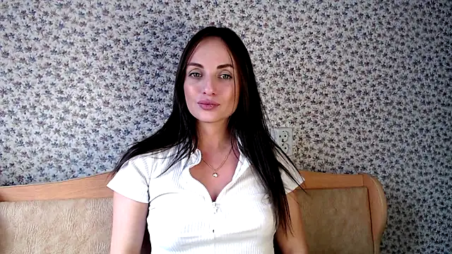 Snapshot of Tinadream20 chatting on March 5, 8:32 am Tinadream20 online show from March 5, 8:32 am