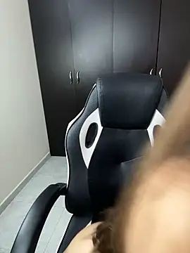 Snapshot of adara_lennox chatting on February 22, 8:29 pm adara lennox online show from February 22, 8:29 pm