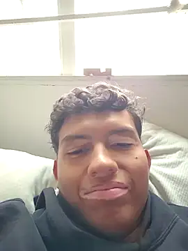 Snapshot of xrobXstax chatting on November 15, 10:15 pm xrobXstax online show from November 15, 10:15 pm