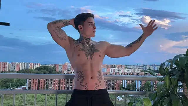 dantecoppolaa  online show from April 18, 11:05 pm