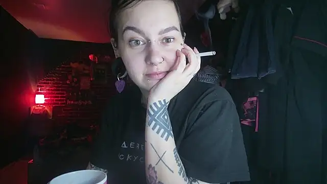 Snapshot of MoorderxDoll chatting on December 5, 9:50 pm MoorderxDoll online show from December 5, 9:50 pm