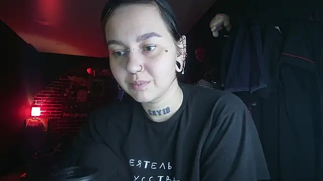 Snapshot of MoorderxDoll chatting on December 6, 12:56 am MoorderxDoll online show from December 6, 12:56 am