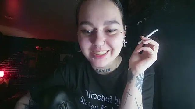 Snapshot of MoorderxDoll chatting on February 9, 6:37 pm MoorderxDoll online show from February 9, 6:37 pm