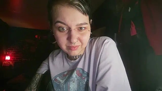 Snapshot of MoorderxDoll chatting on March 2, 3:05 pm MoorderxDoll online show from March 2, 3:05 pm