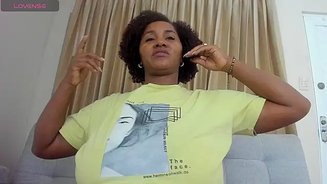 AliciaMiilf online show from September 25, 10:46 pm