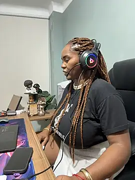 Snapshot of AliciaMiilf chatting on July 8, 9:52 pm AliciaMiilf online show from July 8, 9:52 pm