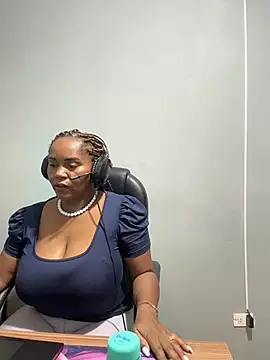 Snapshot of AliciaMiilf chatting on July 9, 10:58 pm AliciaMiilf online show from July 9, 10:58 pm