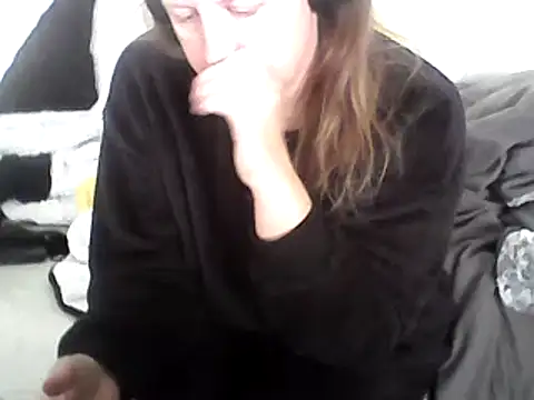 Snapshot of DragoneSFR chatting on January 31, 9:48 am DragoneSFR online show from January 31, 9:48 am