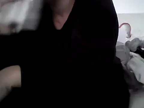 Snapshot of DragoneSFR chatting on February 3, 8:46 am DragoneSFR online show from February 3, 8:46 am