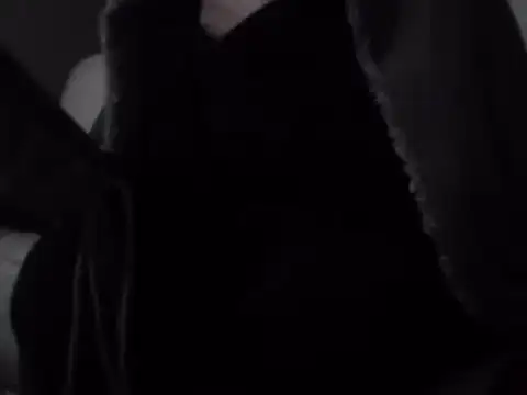 Snapshot of DragoneSFR chatting on February 3, 5:14 pm DragoneSFR online show from February 3, 5:14 pm