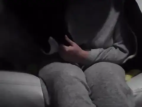 Snapshot of DragoneSFR chatting on February 23, 6:34 pm DragoneSFR online show from February 23, 6:34 pm