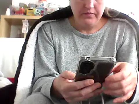 Snapshot of DragoneSFR chatting on February 24, 10:48 am DragoneSFR online show from February 24, 10:48 am