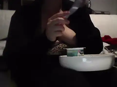 Snapshot of DragoneSFR chatting on March 4, 8:05 pm DragoneSFR online show from March 4, 8:05 pm