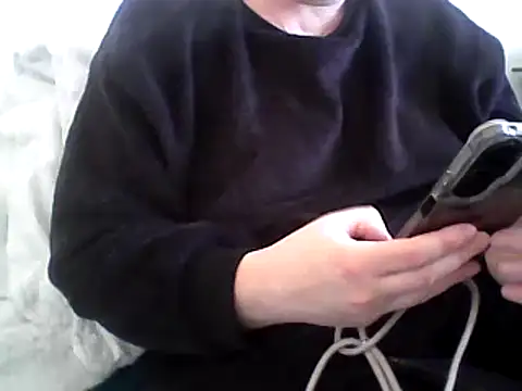 Snapshot of DragoneSFR chatting on March 5, 8:32 am DragoneSFR online show from March 5, 8:32 am