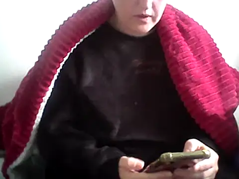 Snapshot of DragoneSFR chatting on March 15, 8:58 am DragoneSFR online show from March 15, 8:58 am