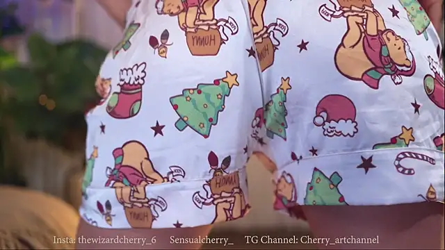 Miss beee online show from December 21, 1:35 am