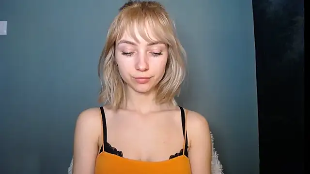 LuciaYoung online show from March 7, 1:30 pm