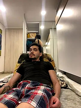 Snapshot of aangie__uwu chatting on October 27, 2:15 am aangie uwu online show from October 27, 2:15 am