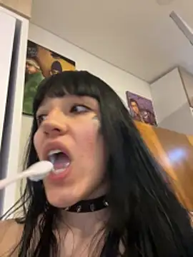 Snapshot of aangie__uwu chatting on October 30, 9:04 pm aangie uwu online show from October 30, 9:04 pm