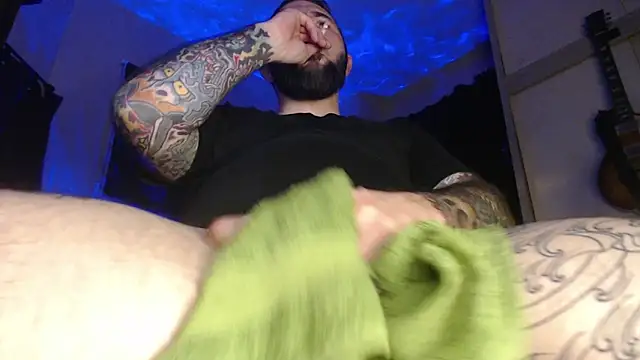 Snapshot of zedizded77 chatting on October 9, 2:53 am zedizded77 online show from October 9, 2:53 am