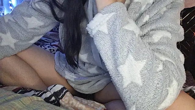 Snapshot of Cyndee_Winter chatting on December 9, 2:39 pm Cyndee Winter online show from December 9, 2:39 pm