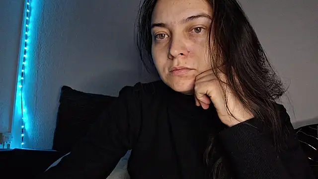 Snapshot of Cyndee_Winter chatting on December 10, 7:22 pm Cyndee Winter online show from December 10, 7:22 pm