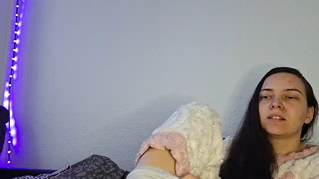 Snapshot of Cyndee_Winter chatting on December 21, 1:32 pm Cyndee Winter online show from December 21, 1:32 pm