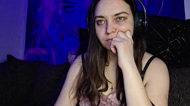 Snapshot of Cyndee_Winter chatting on February 26, 6:43 pm Cyndee Winter online show from February 26, 6:43 pm