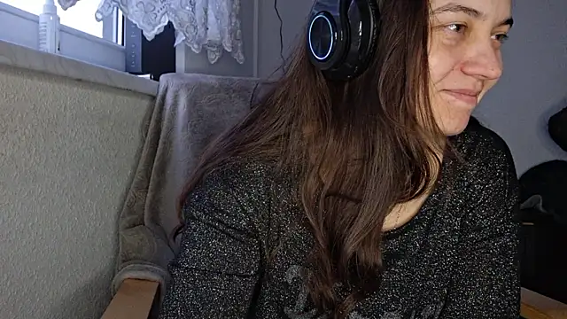 Snapshot of Cyndee_Winter chatting on March 13, 5:07 pm Cyndee Winter online show from March 13, 5:07 pm