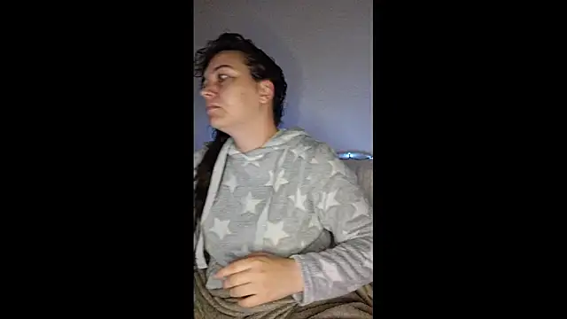 Snapshot of Cyndee_Winter chatting on October 28, 6:10 pm Cyndee Winter online show from October 28, 6:10 pm