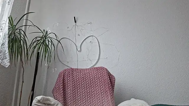 Cyndee Winter online show from February 12, 9:15 am