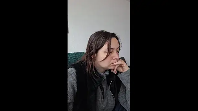 Cyndee Winter online show from April 6, 1:34 pm