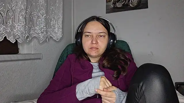 Cyndee Winter online show from April 22, 7:59 pm