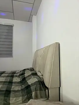 Snapshot of Melanyeee chatting on March 10, 2:05 am Melanyeee online show from March 10, 2:05 am