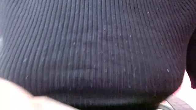 Snapshot of sexy_ishu chatting on March 5, 9:27 am sexy ishu online show from March 5, 9:27 am