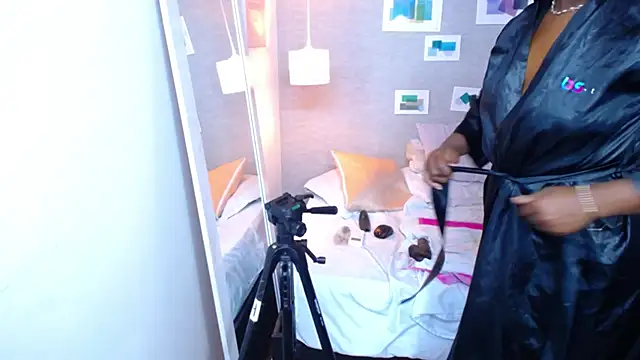 kiara evanss online show from February 28, 2:20 am