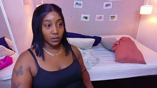 Snapshot of kiara_evanss chatting on May 8, 12:05 am kiara evanss online show from May 8, 12:05 am