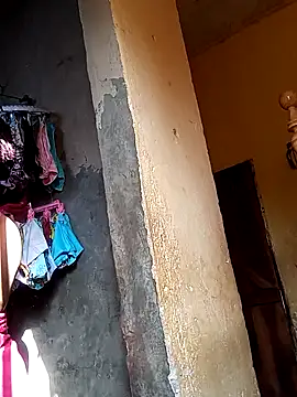 Snapshot of pretty_amaal chatting on March 11, 2:18 pm pretty amaal online show from March 11, 2:18 pm