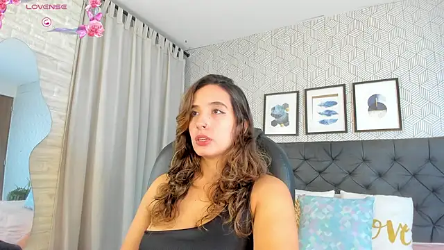 emma  smith1 online show from March 13, 12:35 pm