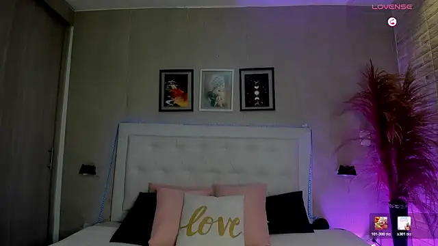 emma  smith1 online show from February 4, 12:11 pm