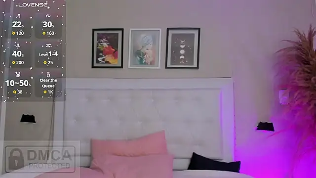 emma  smith1 online show from March 20, 11:04 am