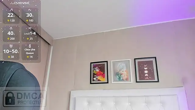 emma  smith1 online show from April 20, 12:52 pm