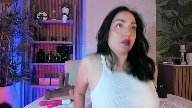 LIAH IZUMI online show from November 11, 1:33 pm