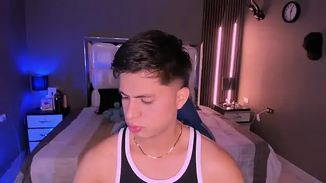 Niicky1  online show from March 4, 9:43 pm