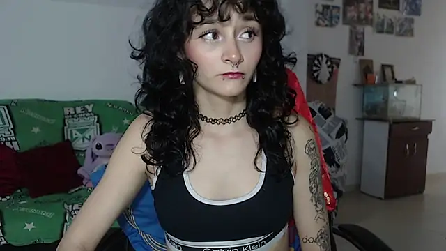 Snapshot of kitty22_ chatting on December 13, 3:00 pm kitty22 online show from December 13, 3:00 pm
